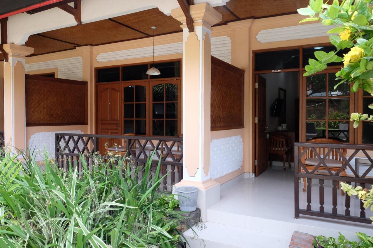 Fat Yogi Cottages Kuta  Exterior photo